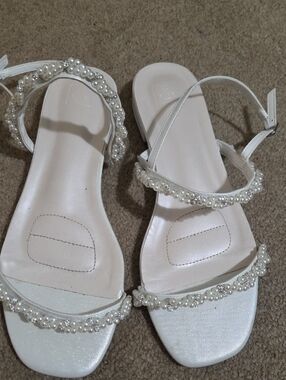 Davids Bridal White Pearl-Embellished Strappy Sandals